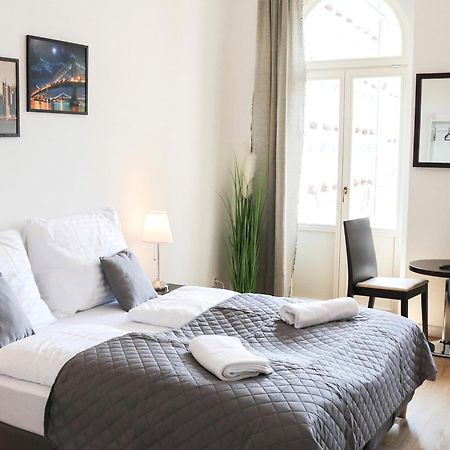 Rose Suites And Rooms Прага Екстер'єр фото