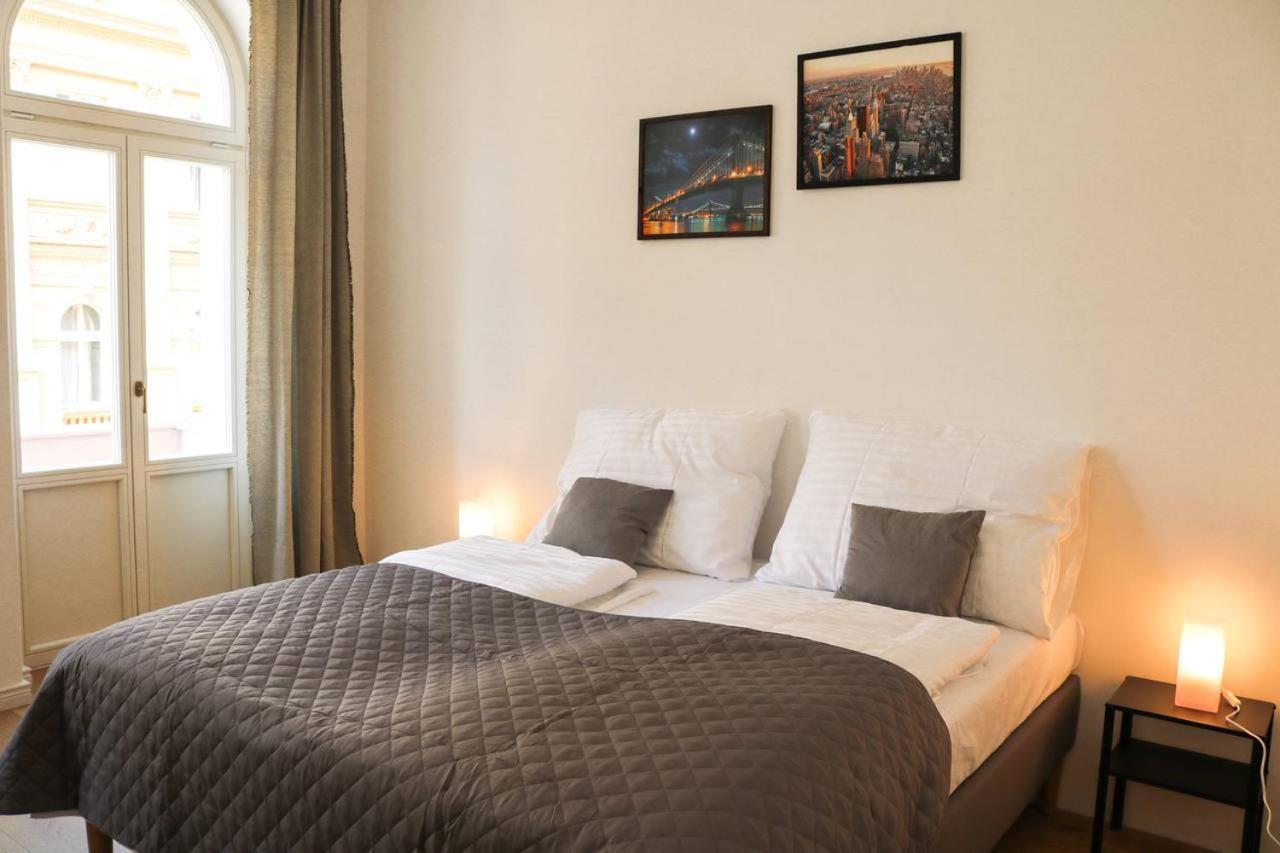 Rose Suites And Rooms Прага Екстер'єр фото